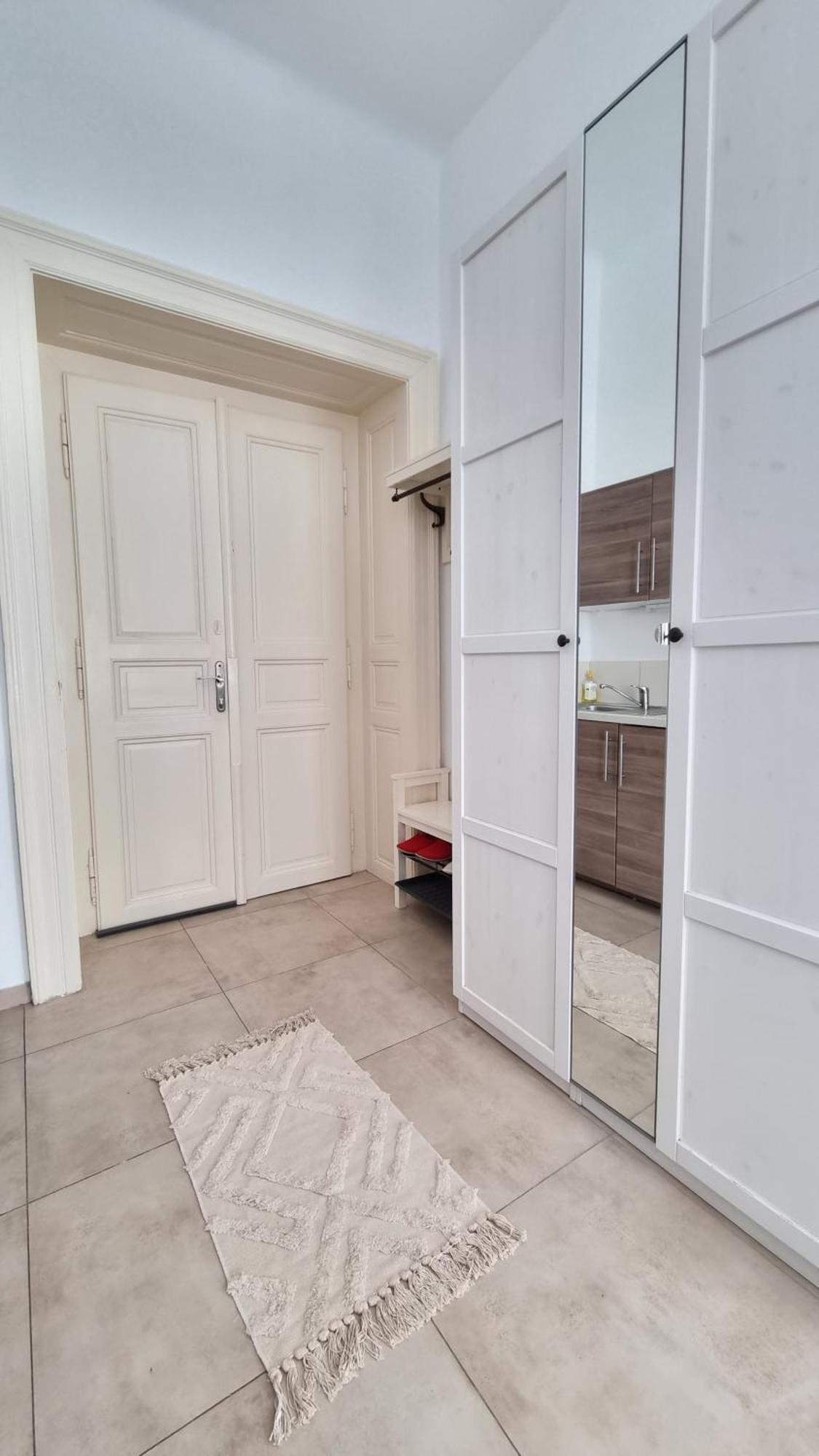 פראג Finnem Rentals Tyrsova מראה חיצוני תמונה